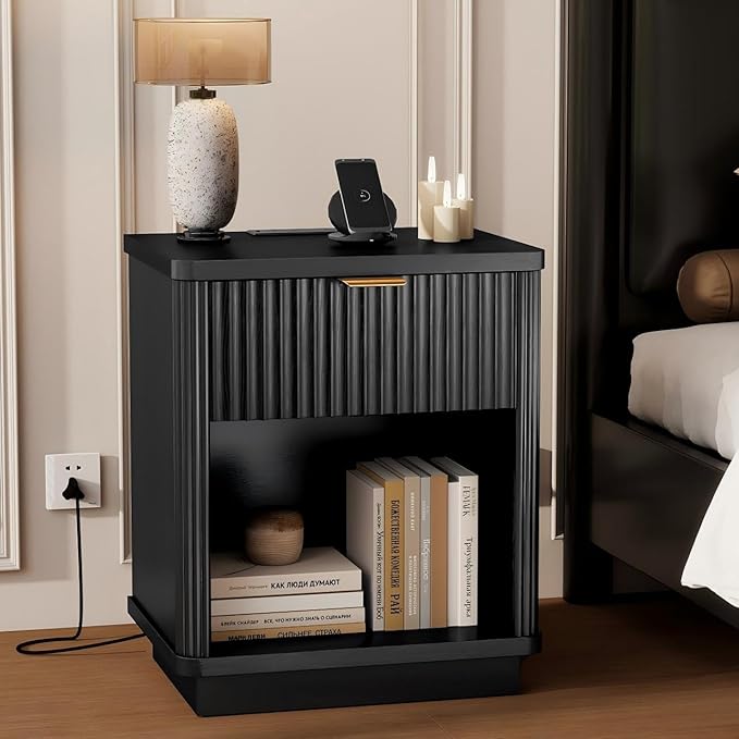 LYNCOHOME Fluted Nightstand by LYNCOHOME