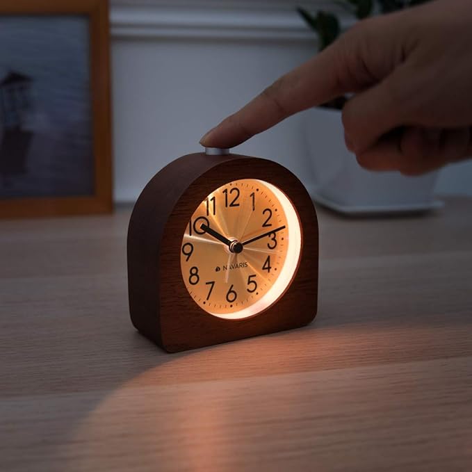 Navaris Wood Analog Alarm Clock - Image 2