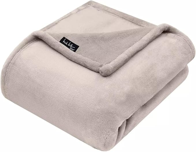 Nicole Miller Oversized Plush Fleece Throw Blanket – Ultra Soft, Lightweight & - Image 2