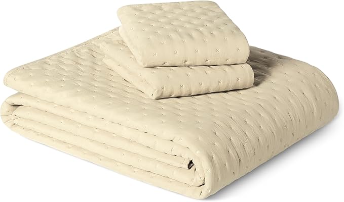 Amazon Basics Brushed Microfiber Quilt Set, Extra Soft by AmazonBasics
