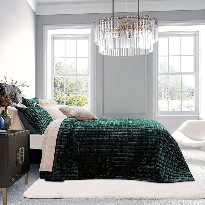 RECYCO Luxury Velvet Quilt Set Full Queen Size Bedding Sets, Ultra Soft Velvet - Image 3