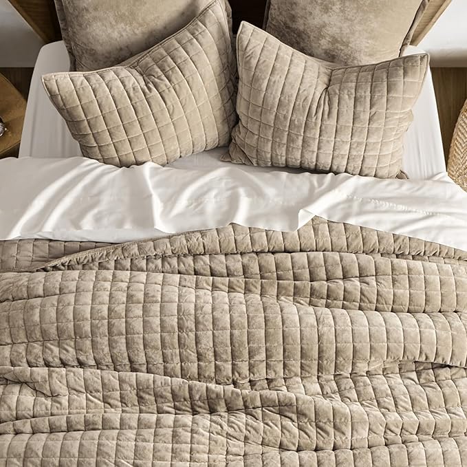 RECYCO Luxury Velvet Quilt Set King Size Bedding Sets, Ultra Soft Velvet - Image 3