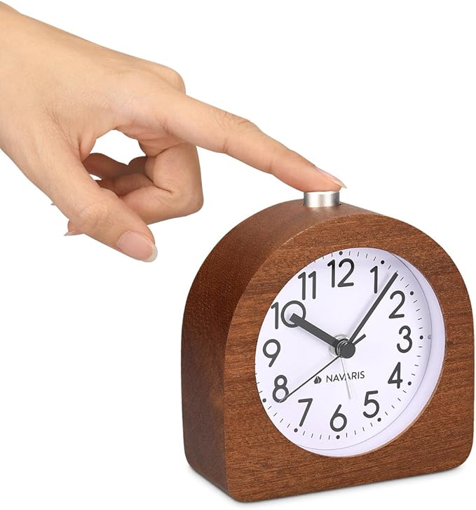 Navaris Wood Analog Alarm Clock - Image 6