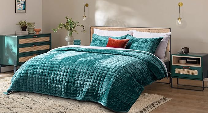 RECYCO Luxury Velvet Quilt Set Full Queen Size, Lightweight Velvet Comforter Set - Image 3