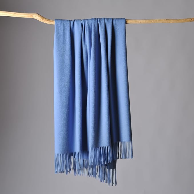 CUDDLE DREAMS Premium Cashmere Throw Blanket by CUDDLEDREAMS