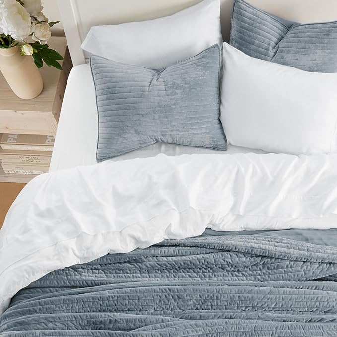 EVERGRACE Velvet Quilt Set Queen Size, Luxurious Soft Striped Channel Bedding - Image 3