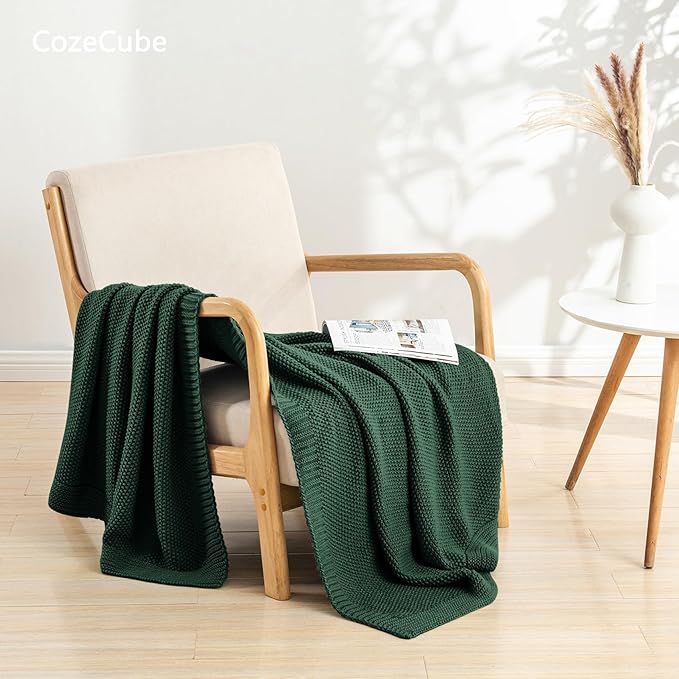 CozeCube Christmas Green Throw Blanket - Image 2
