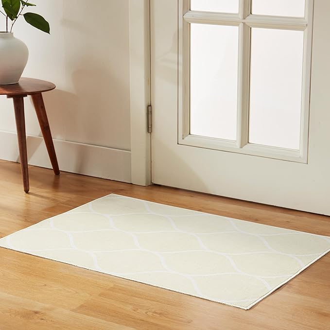Amazon Basics Thin Indoor Area Rug, Geometric Printed Washable Home Decor Carpet by AmazonBasics