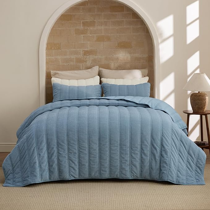 Bedsure Luxury Velvet Quilt Queen Size by BEDSURE