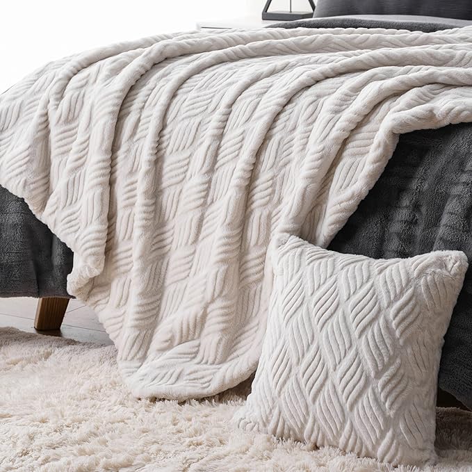 BATTILO HOME White Faux Fur Throw Blanket - Image 7