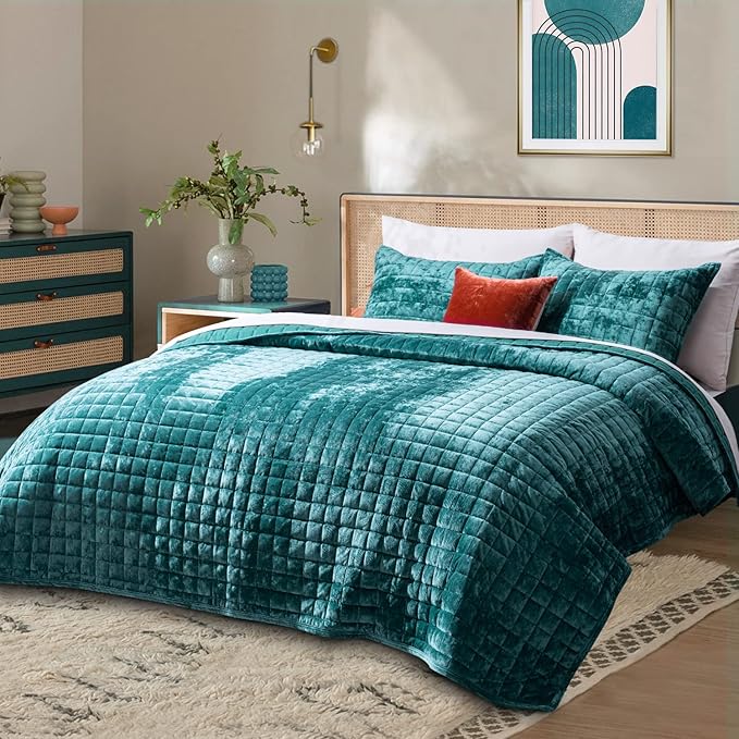 RECYCO Luxury Velvet Quilt Set King Size, Lightweight Velvet Comforter Set - Image 2