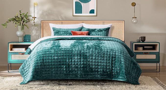 RECYCO Luxury Velvet Quilt Set Full Queen Size, Lightweight Velvet Comforter Set - Image 4