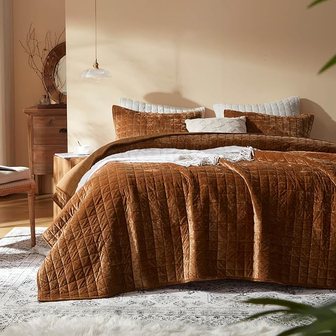 LEAONME Velvet Quilt Full/Queen Size-90''x98'', Lightweight Caramel Velvet by LEAONME