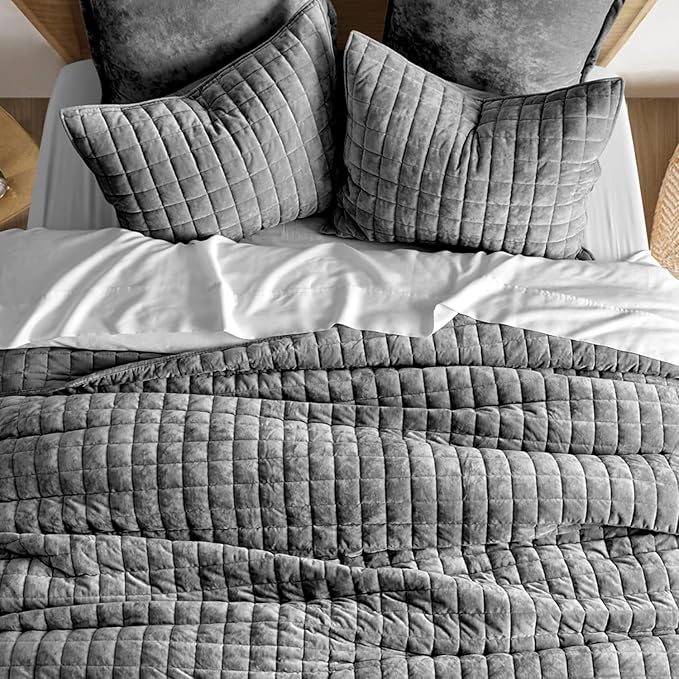 RECYCO Luxury Velvet Quilt Set Full Queen Size Bedding Sets, Ultra Soft Velvet - Image 3