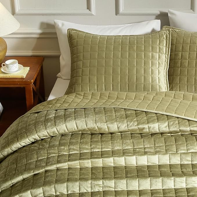 Powdion Velvet Quilt Queen, Luxury Olive Green Quilt Comforter Queen Size 3 - Image 4