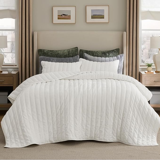 Bedsure Velvet Quilt King Size Set by BEDSURE