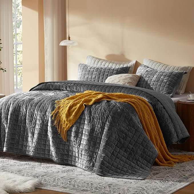 LEAONME Velvet Quilt Full/Queen Size-90''x98'', Lightweight Grey Velvet - Image 2