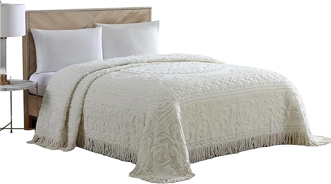 Beatrice Home Fashions Medallion Chenille Bedspread by BeatriceHomeFashions