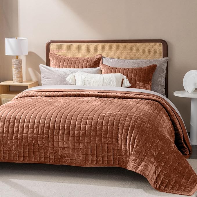 RECYCO Luxury Velvet Quilt Set King Size Bedding Sets, Ultra Soft Velvet - Image 3