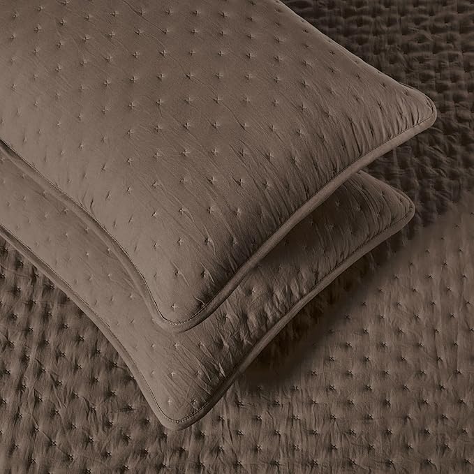 Amazon Basics Brushed Microfiber Quilt Set, Extra Soft - Image 3