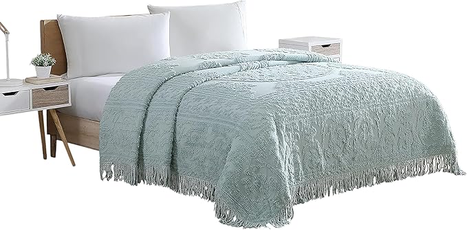 Beatrice Home Fashions Medallion Chenille Bedspread by BeatriceHomeFashions