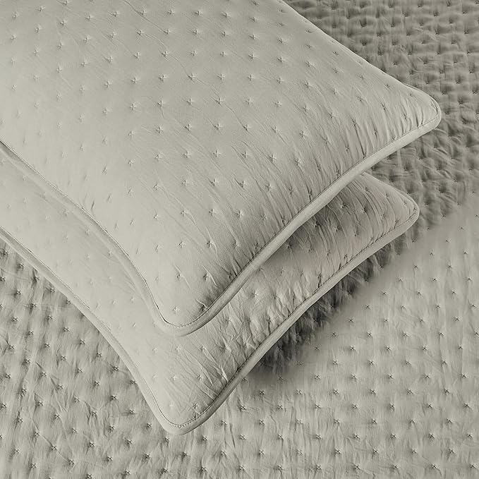 Amazon Basics Brushed Microfiber Quilt Set, Extra Soft - Image 3