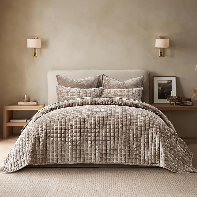 RECYCO Luxury Velvet Quilt Queen Size Bedding Set, Ultra Soft Velvet Comforter by RECYCOHOMECOLLECTION