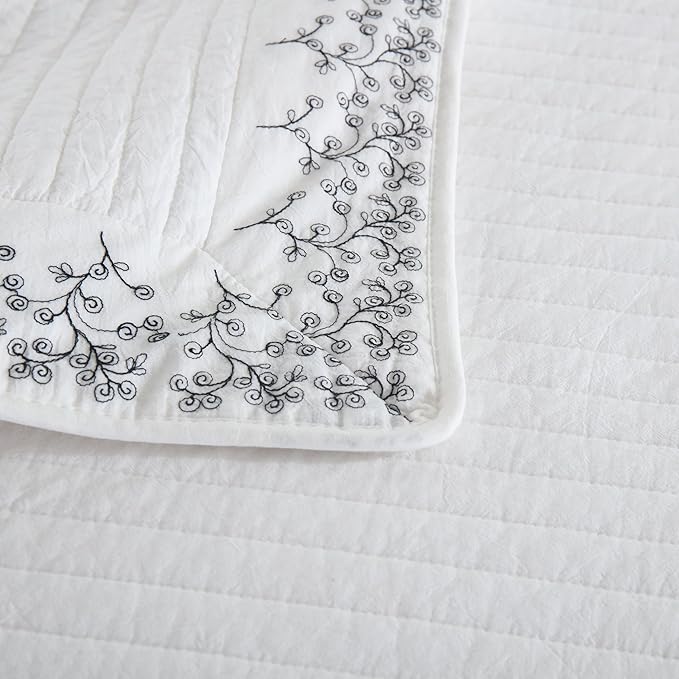MarCielo 3-Piece 100% Cotton White Striped Quilt Set - Image 8