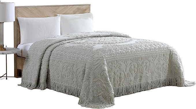 Beatrice Home Fashions Medallion Chenille Bedspread by BeatriceHomeFashions