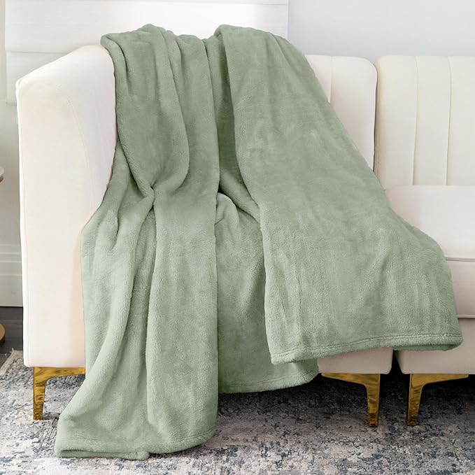 Nicole Miller Oversized Plush Fleece Throw Blanket – Ultra Soft, Lightweight & by NicoleMiller