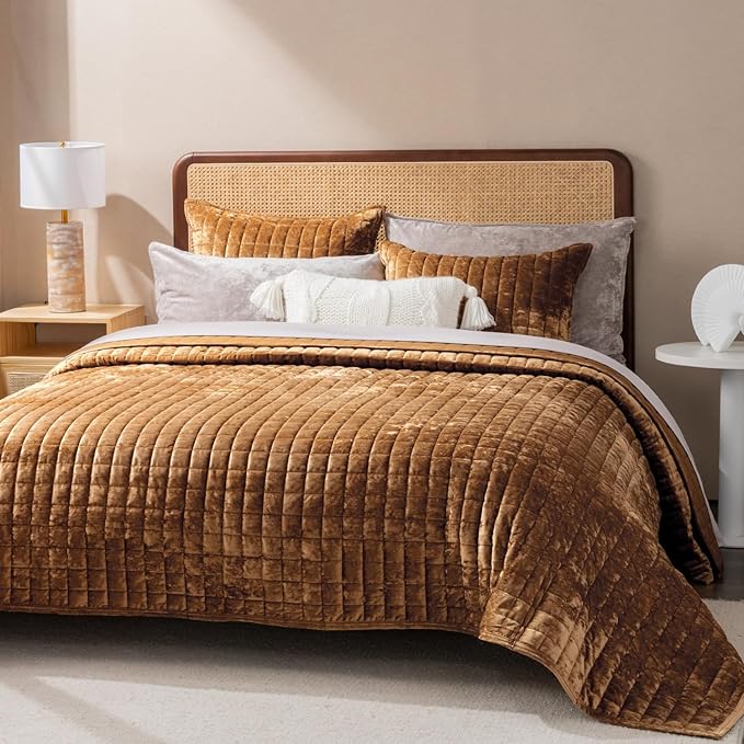 RECYCO Luxury Velvet Quilt Set Full Queen Size Bedding Sets, Ultra Soft Velvet - Image 3