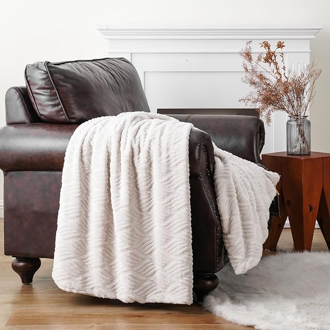 BATTILO HOME White Faux Fur Throw Blanket - Image 6