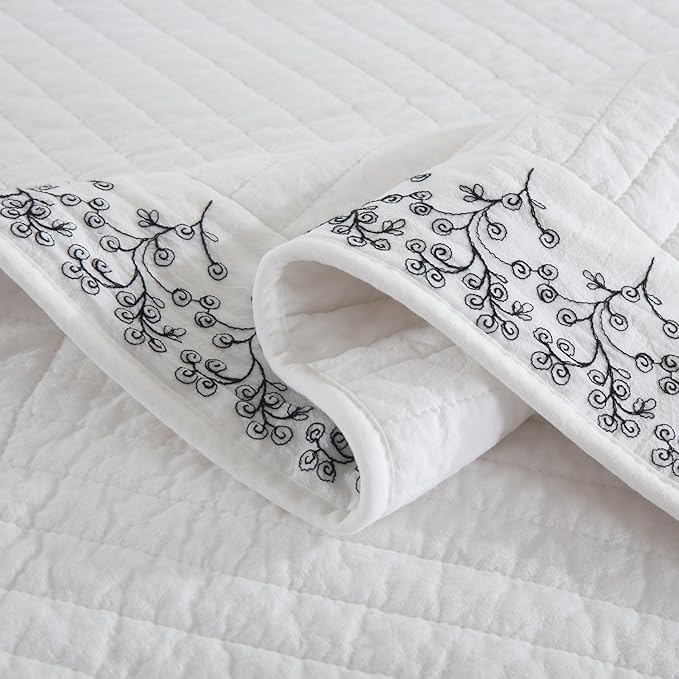 MarCielo 3-Piece 100% Cotton White Striped Quilt Set - Image 3