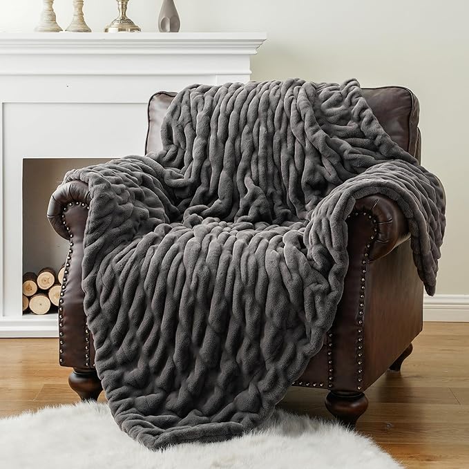 BATTILO HOME Luxury Faux Fur Blanket - Image 9