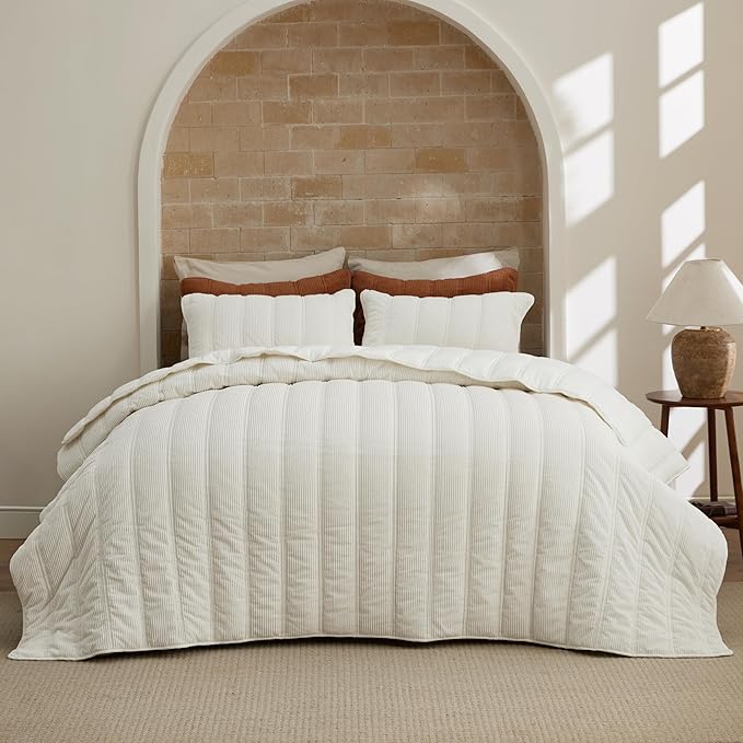 Bedsure Luxury Velvet King Size Quilt by BEDSURE