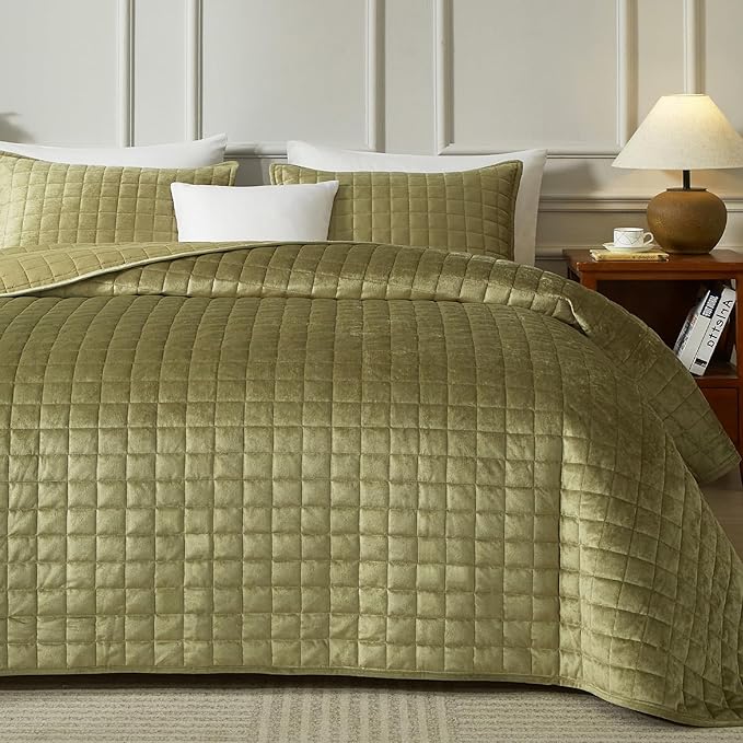 Powdion Velvet Quilt Queen, Luxury Olive Green Quilt Comforter Queen Size 3 by POWDION