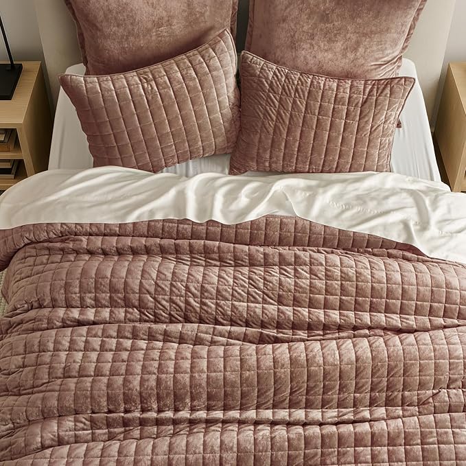 RECYCO Luxury Velvet Quilt King Size Bedding Set, Ultra Soft Velvet Comforter - Image 2