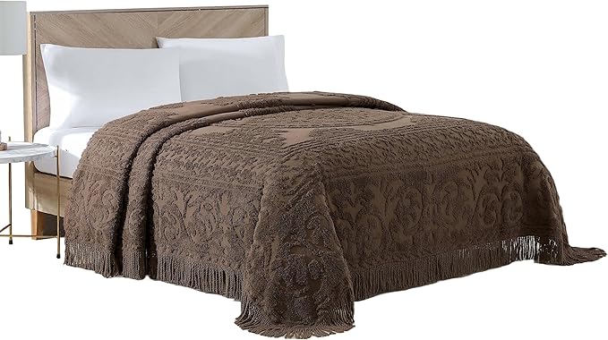 Beatrice Home Fashions Medallion Chenille Bedspread by BeatriceHomeFashions