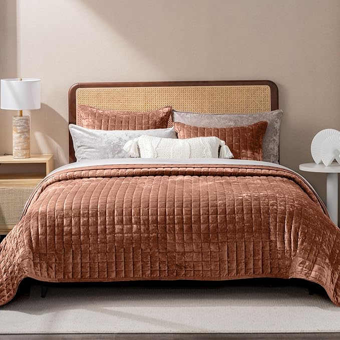 RECYCO Luxury Velvet Quilt Set Full Queen Size Bedding Sets, Ultra Soft Velvet - Image 3