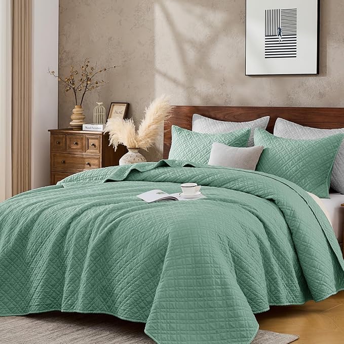 Cali King Quilt Set with Shams Lightweight Quilted Bedspread Coverlet Thin by DownHome-FashionBeddingCollection
