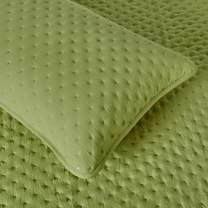 Amazon Basics Brushed Microfiber Quilt Set, Extra Soft - Image 3