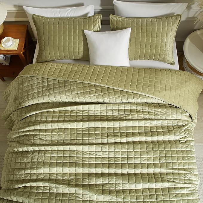Powdion Velvet Quilt Queen, Luxury Olive Green Quilt Comforter Queen Size 3 - Image 6