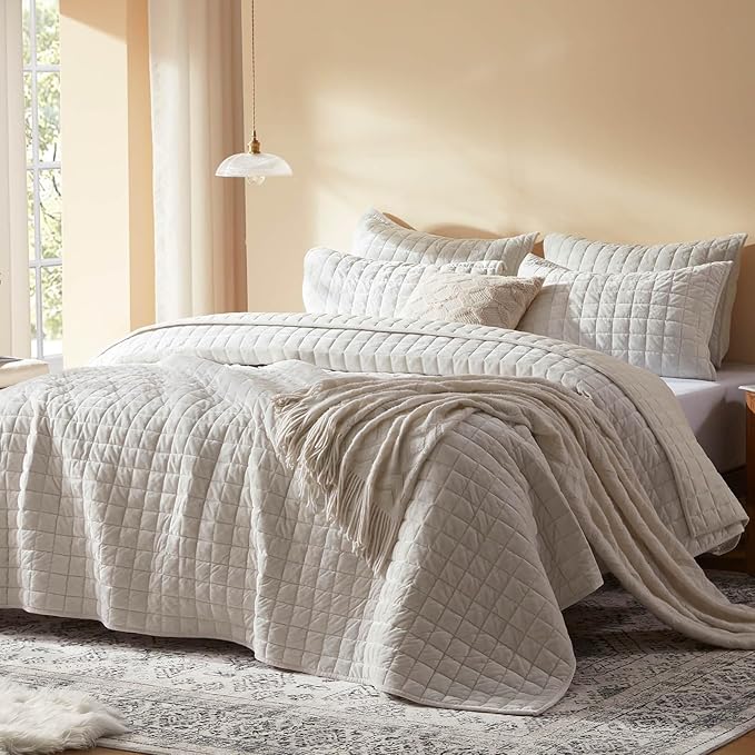 LEAONME Velvet Quilt Full/Queen Size-90''x98'', Lightweight White Velvet - Image 2