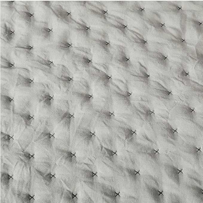 Amazon Basics Brushed Microfiber Quilt Set, Extra Soft - Image 4