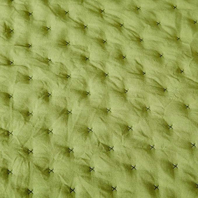 Amazon Basics Brushed Microfiber Quilt Set, Extra Soft - Image 4