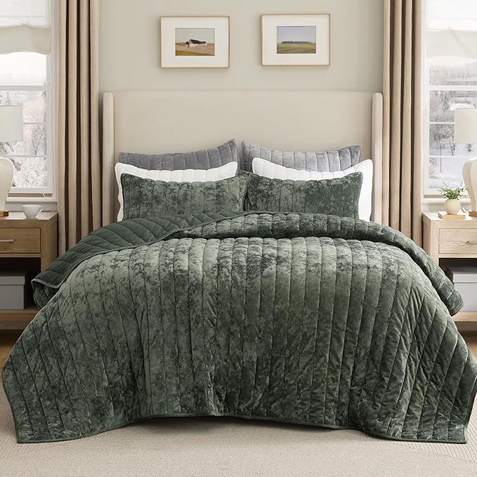 Bedsure Velvet Quilt King Size by BEDSURE