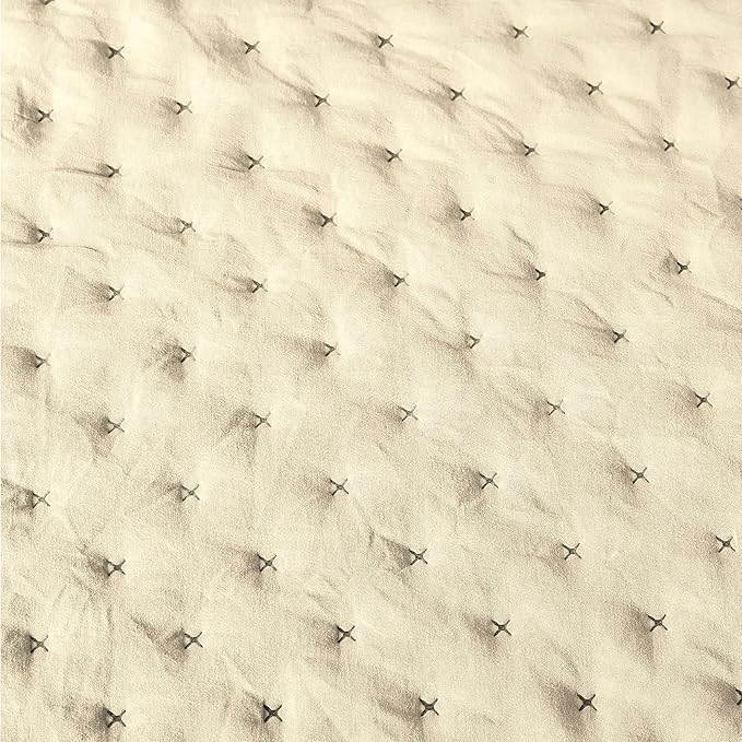Amazon Basics Brushed Microfiber Quilt Set, Extra Soft - Image 4