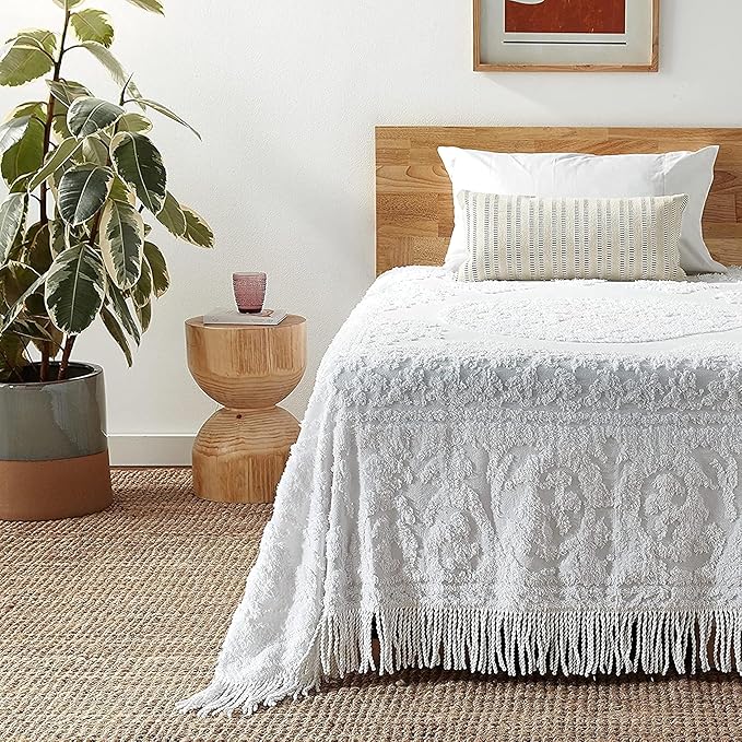 Beatrice Home Fashions Medallion Chenille Bedspread - Image 4