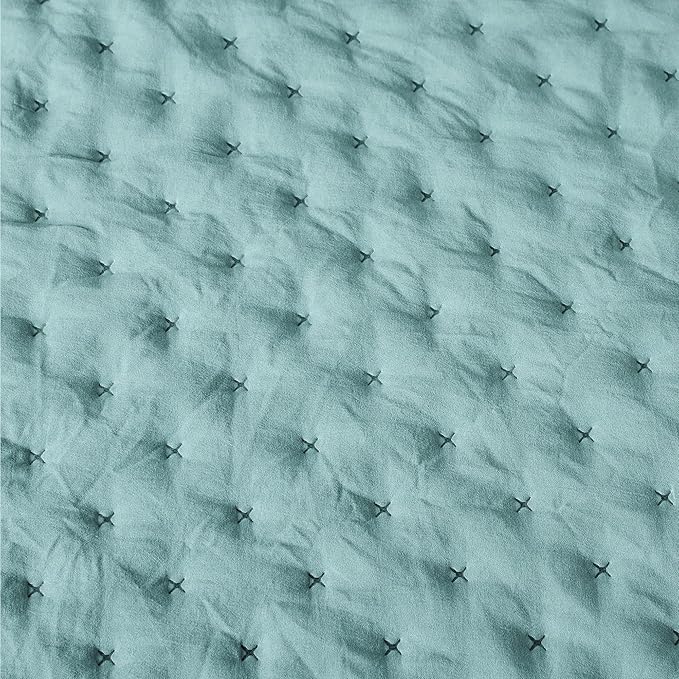 Amazon Basics Brushed Microfiber Quilt Set, Extra Soft - Image 4