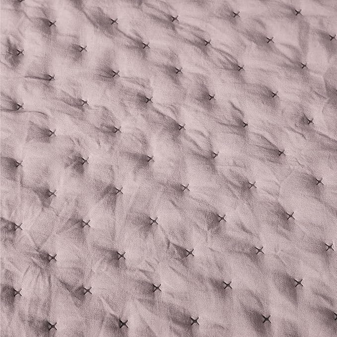 Amazon Basics Brushed Microfiber Quilt Set, Extra Soft - Image 4